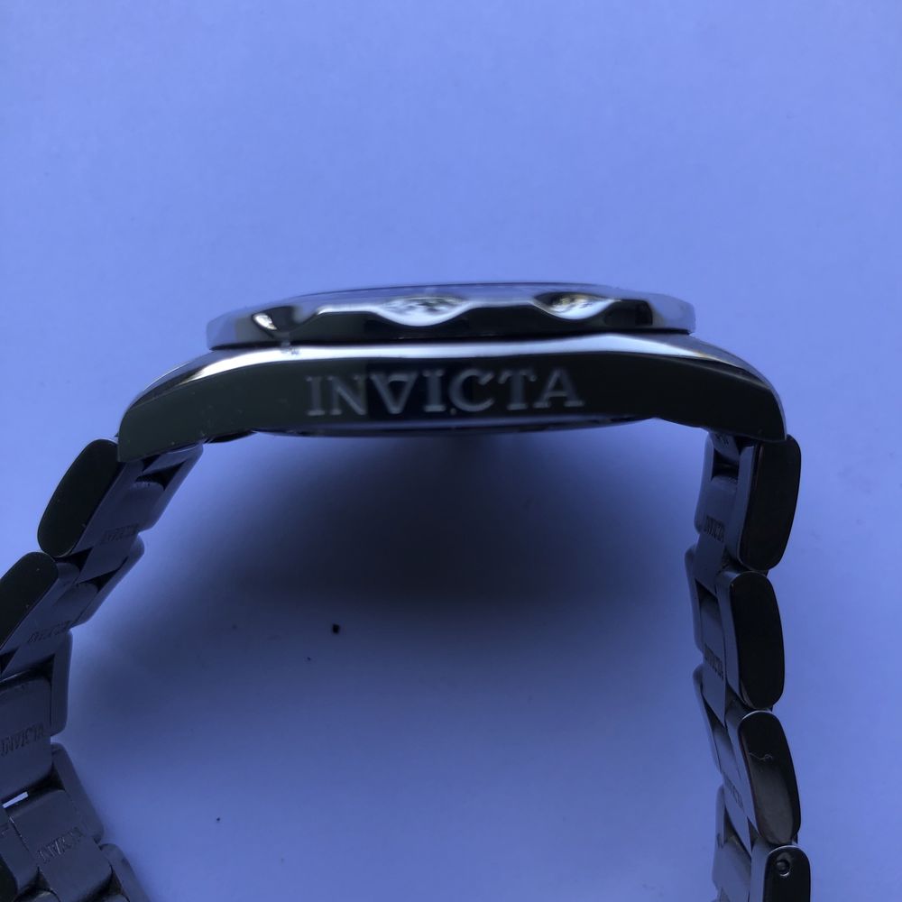 Продам часы invicta