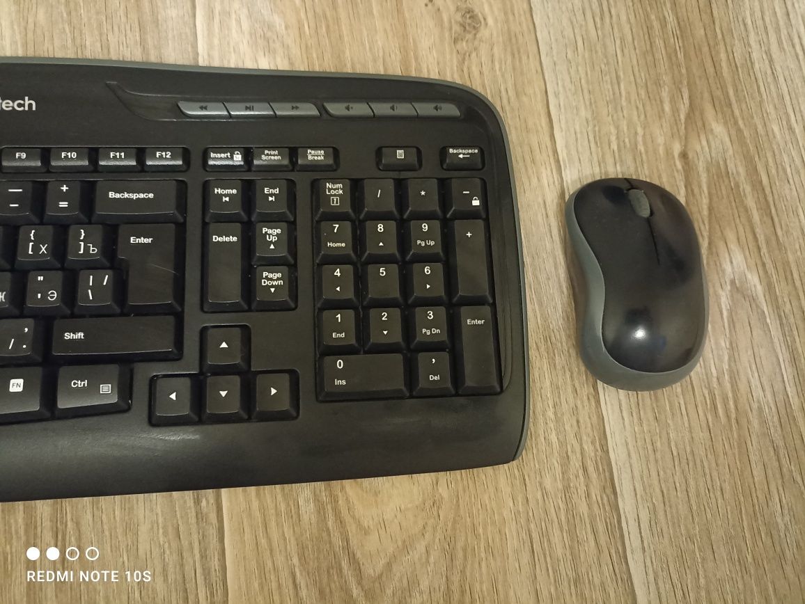 Бездротовий комплект клавіатура та мишка Logitech MK330 Wireless Black