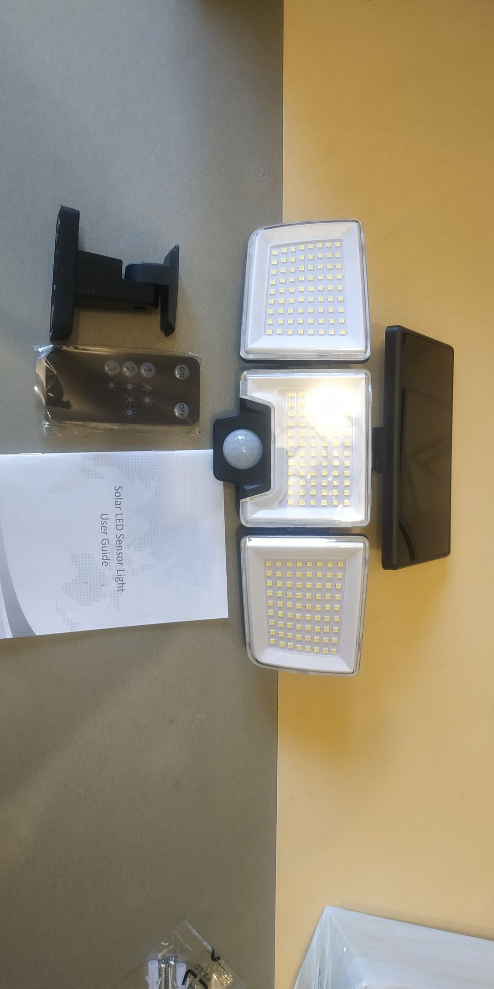 Вуличний світильник із датчиком руху Solar lamp із сонячною батареєю