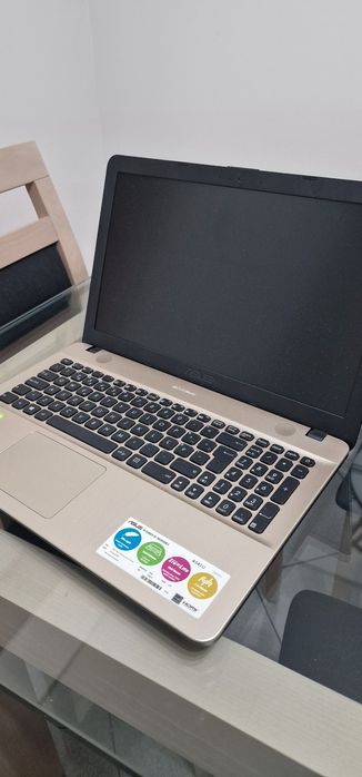 Portatil Asus COMO NOVO