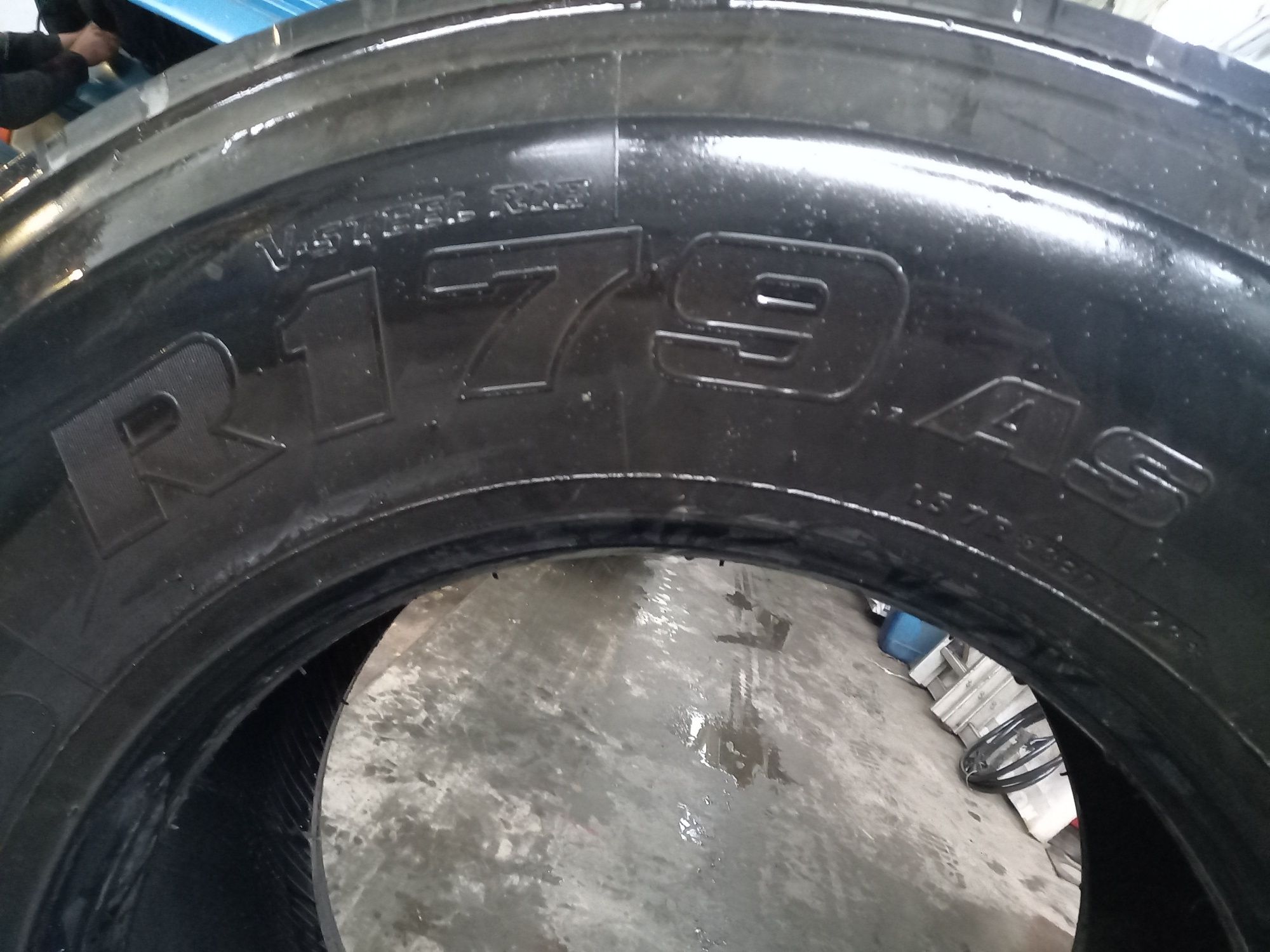 Bridgestone R179 AS 385/65 22,5