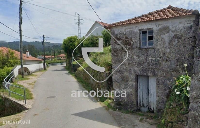 Propriedade com  casa para recuperar com projecto aprov. P. Coura - 40