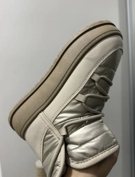 Зимове взуття ( уггі, чоботи, снігоходи)