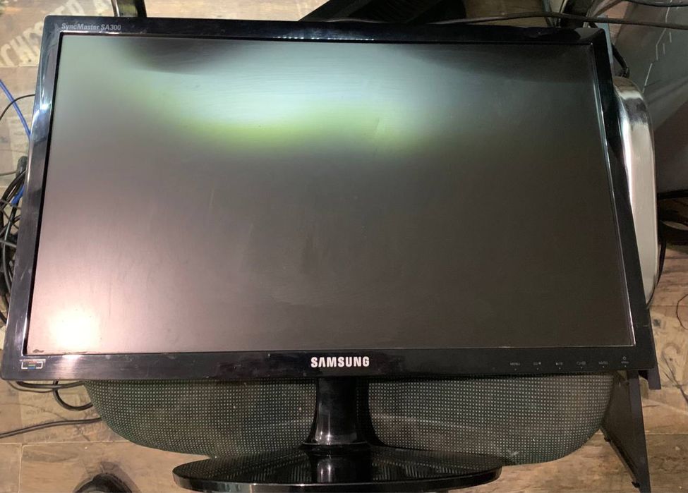 Монитор 22 дюйма Samsung S22B300B