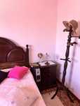 Mobilia de quarto antiga mas bem conservada
