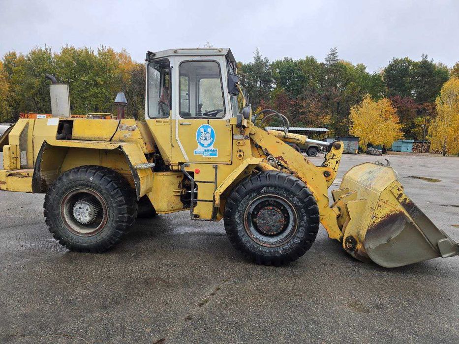 Фронтальний навантажувач LIEBHERR L521