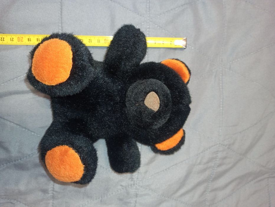 Mały czarny miś maskotka