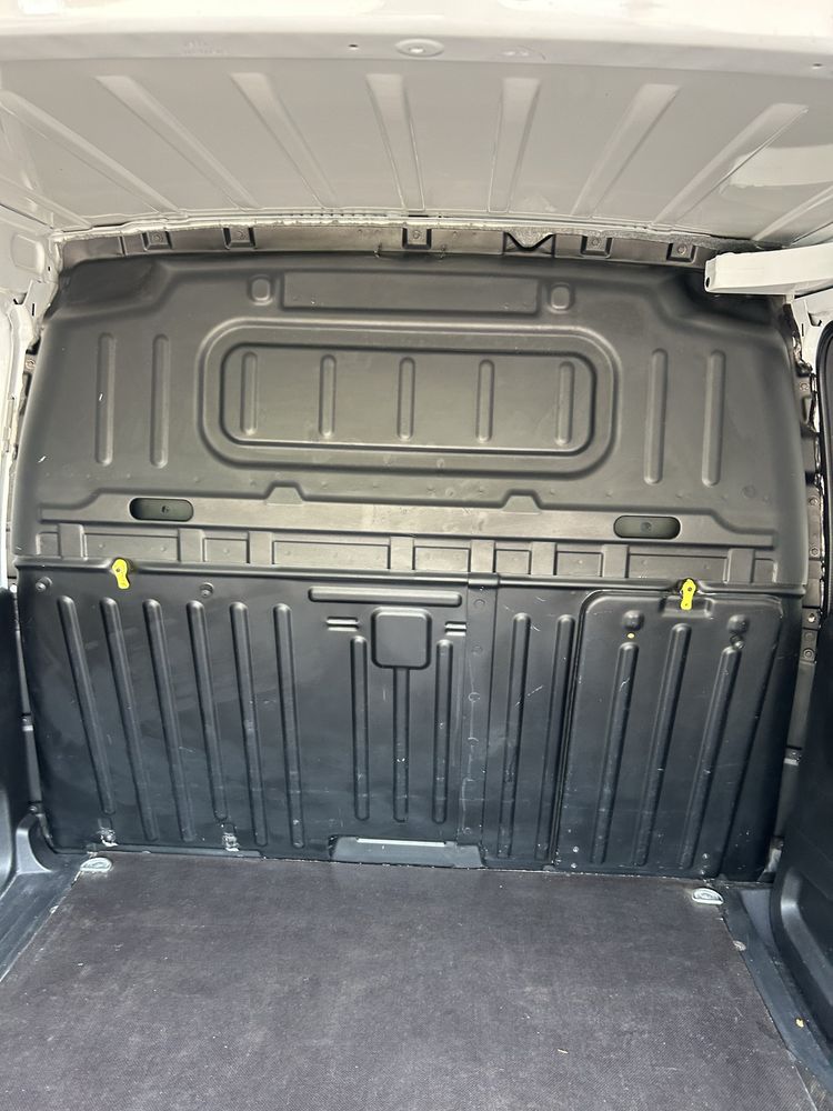 Sprzedam Citroen berlingo serwisowan ASO