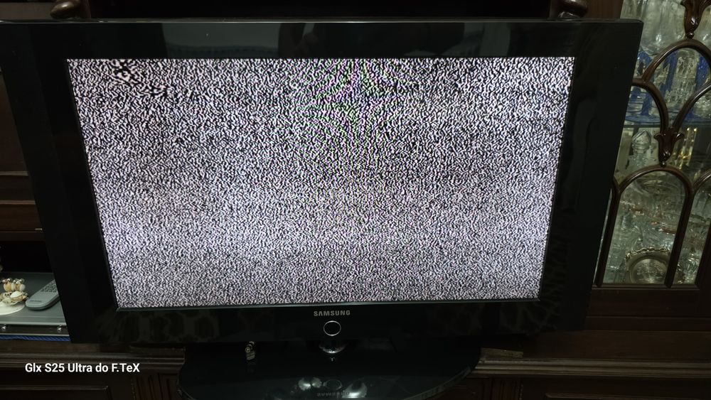 Televisão samsung 32" em muito bom estado