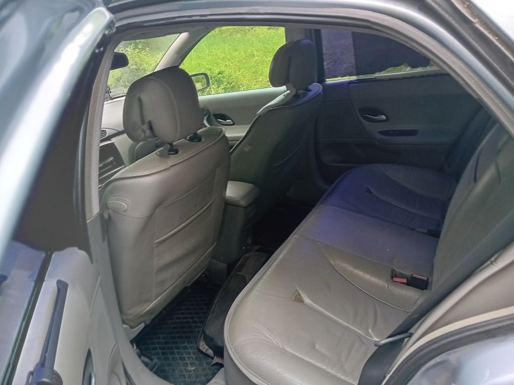 Sprzedam Renault Laguna II 1.8 z gazem