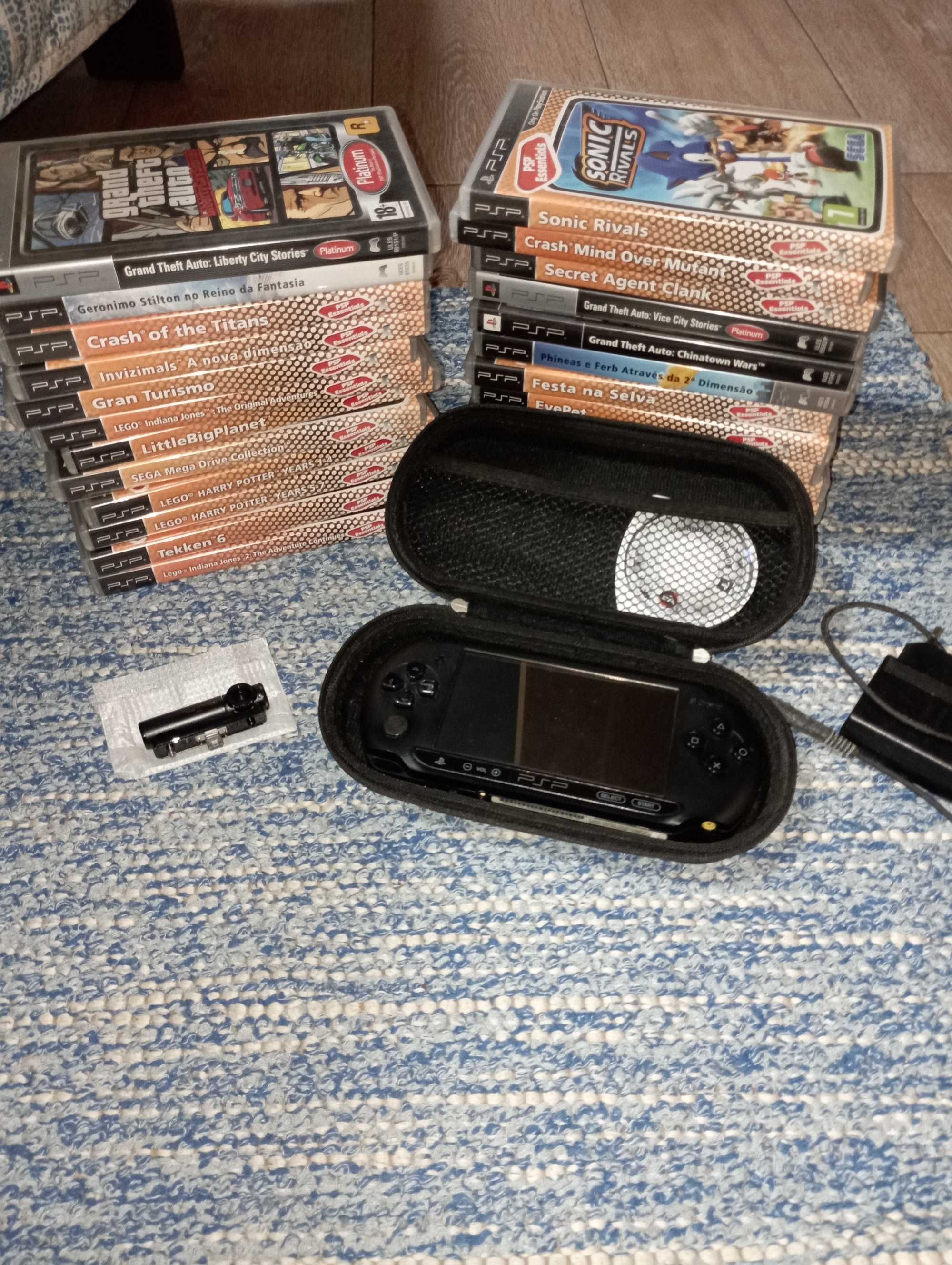 Psp portátil+ 24 jogos fisicos