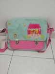 Mochila escolar de menina