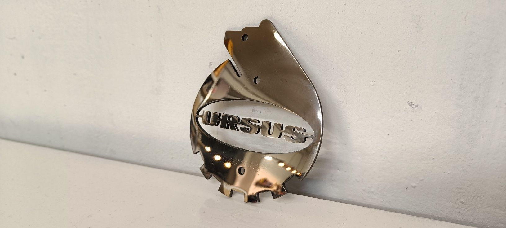 Logo między lampy URSUS znaczek emblemat stal nierdzewna 3mm inox
