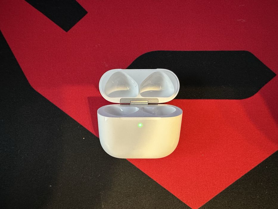 Etui Airpods 4 Apple