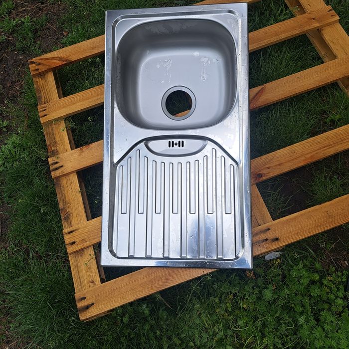 Sprzedam zlew jednokomorowy z ociekaczem stan powystawowy