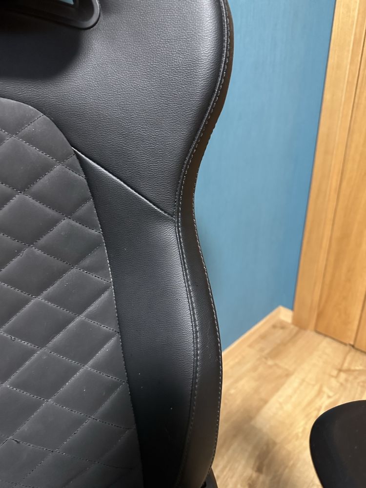 Игровое кресло Razer Enki Black