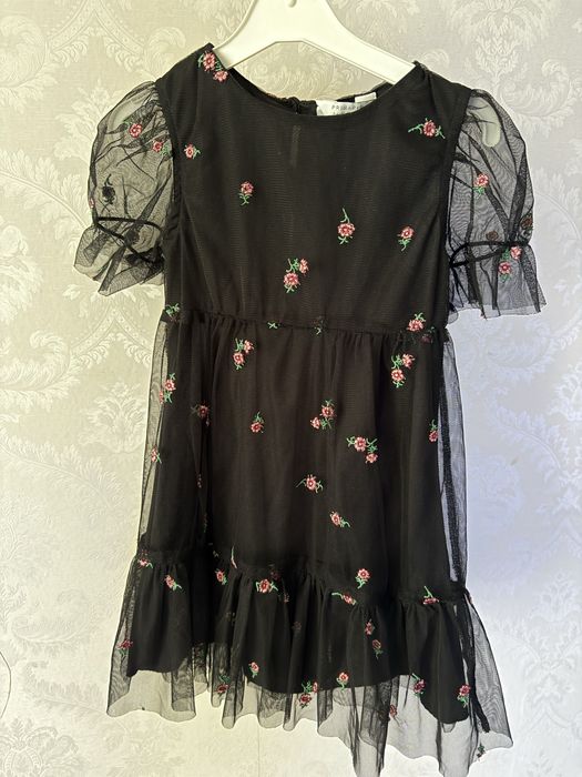 Сукня гарна чорна для дівчинки