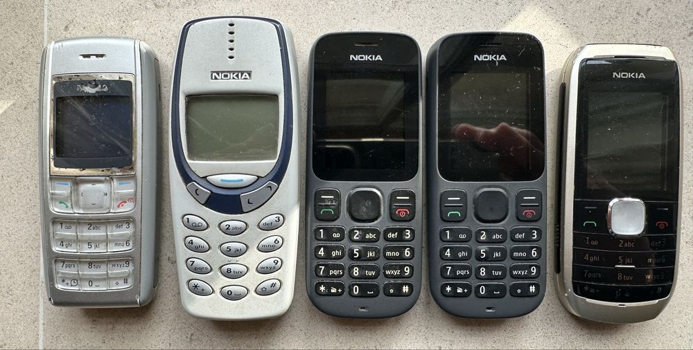 Telemóvel Nokia e Samsung