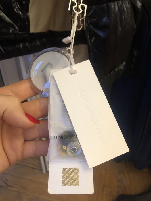 Продам пуховик RINASCIMENTO