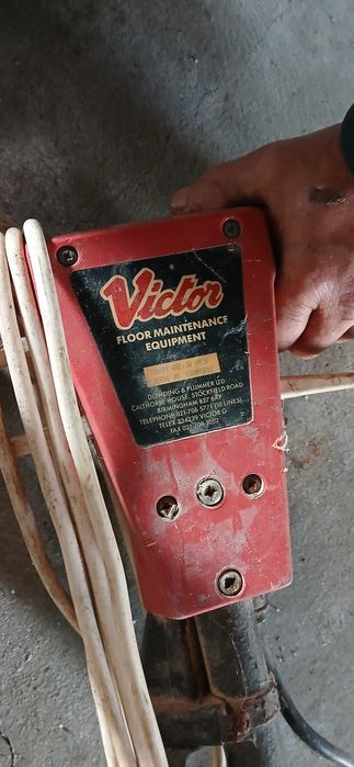 Venda de máquinas de preparação de chão de madeira