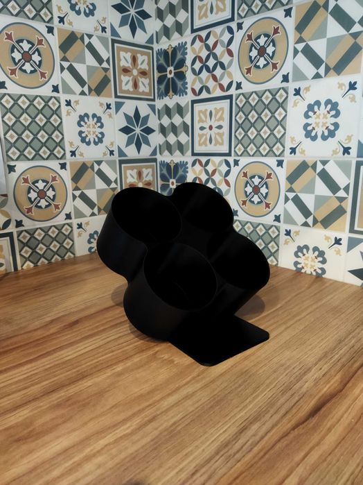 Organizer / stojak na 4 butelki syropów SodaStream – czarny kompaktowy