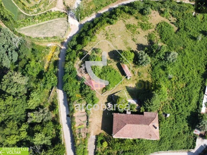 Quinta com Moradia T4 para recuperar, área total do terreno 13000m2