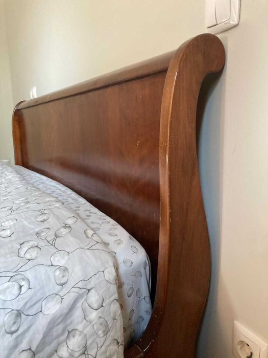 Cama de Casal em Ceregeira