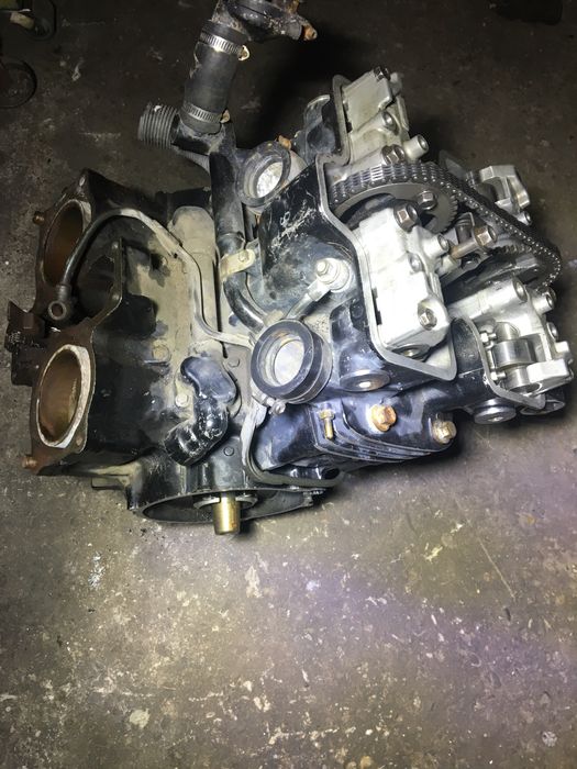 Kawasaki gpz 550 częsci+honda vf750 magna rc07