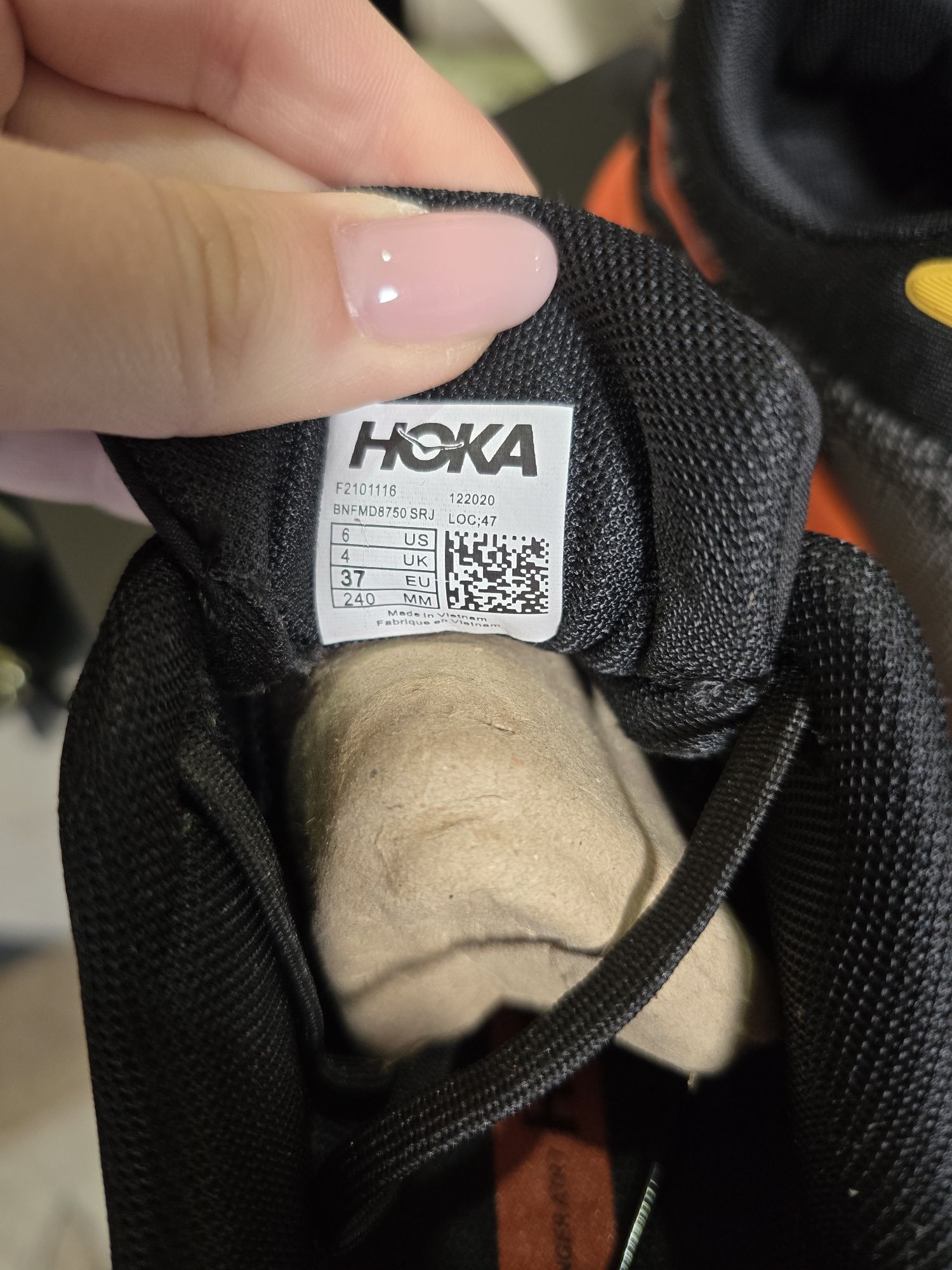 Жіночі кросівки Hoka у 4х кольорах