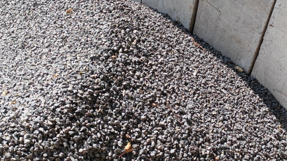 Piasek do posadzek, kostka granitowa, grys, ziemią ogrodowa