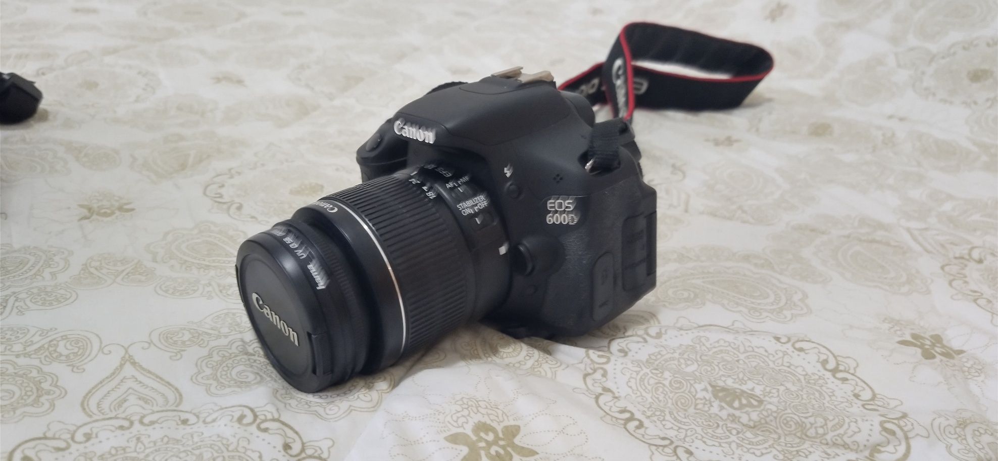 Canon EOS 600D com objetiva
