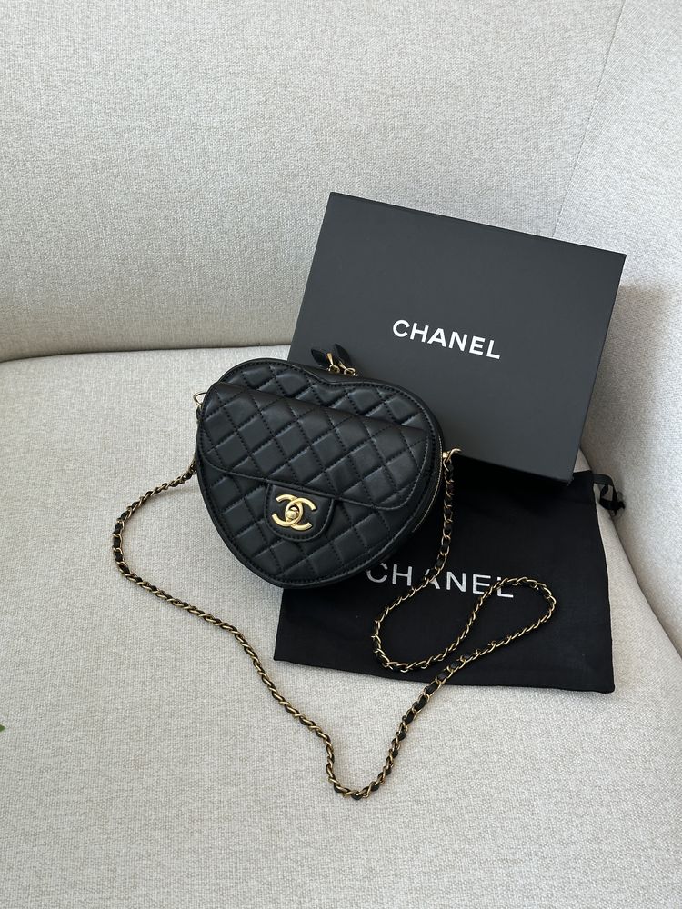 Сумка серце Chanel Heart Chain Clutch Bag чорна