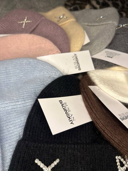 Тепла ангорова шапка жіноча  – стильна зимова модель