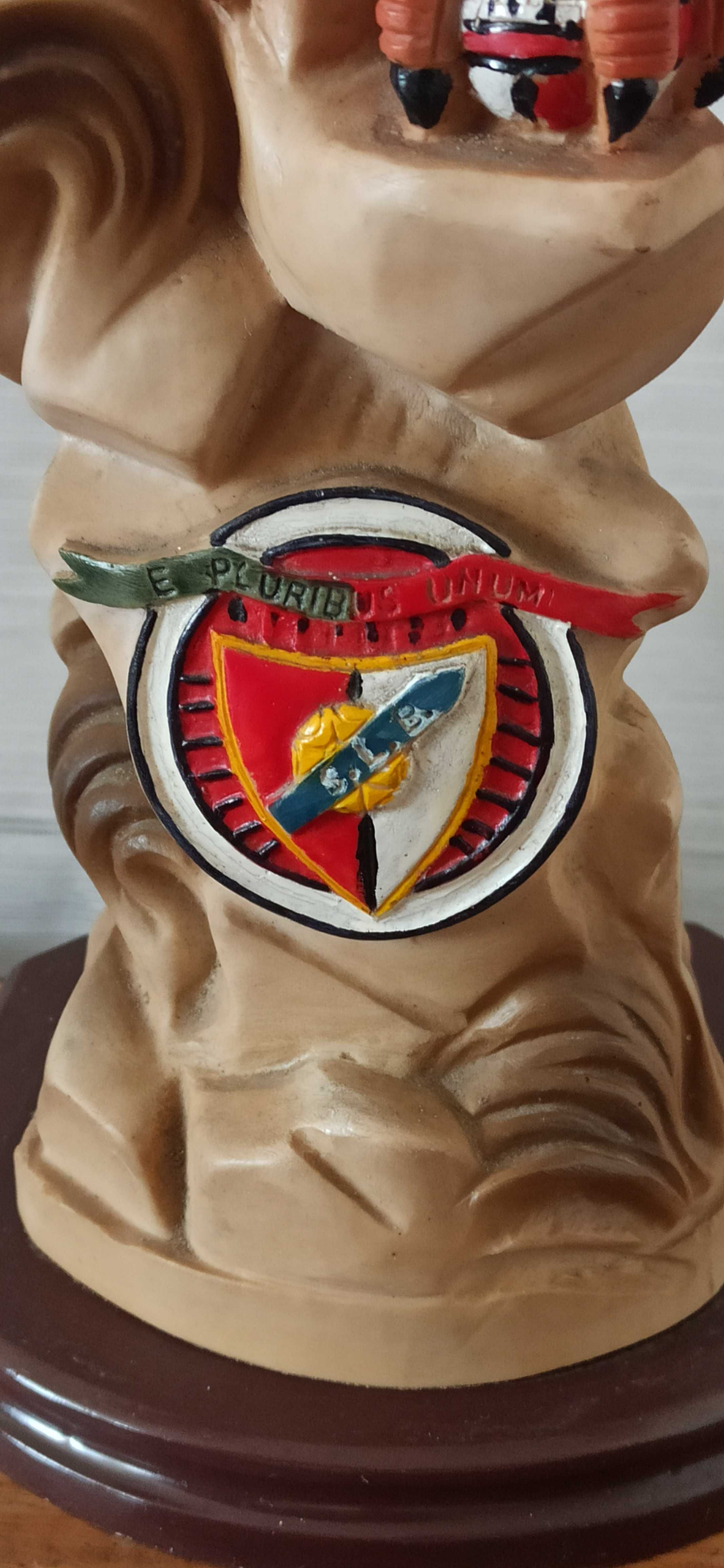 Águia Benfica Estátua