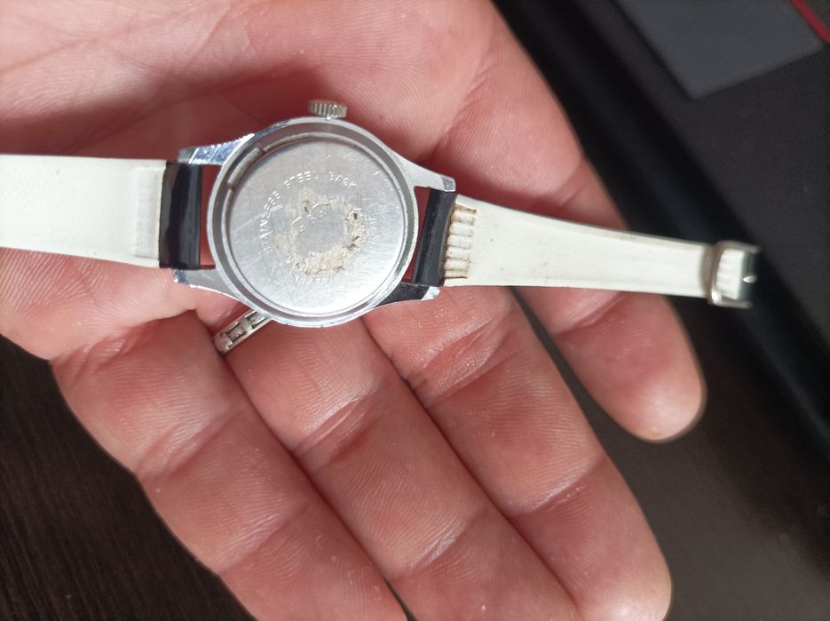 Zegarek nakręcany vintage dziecięcy Q&Q  mec