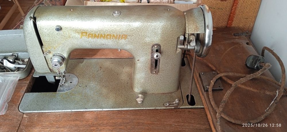 Швейна машинка Pannonia 50