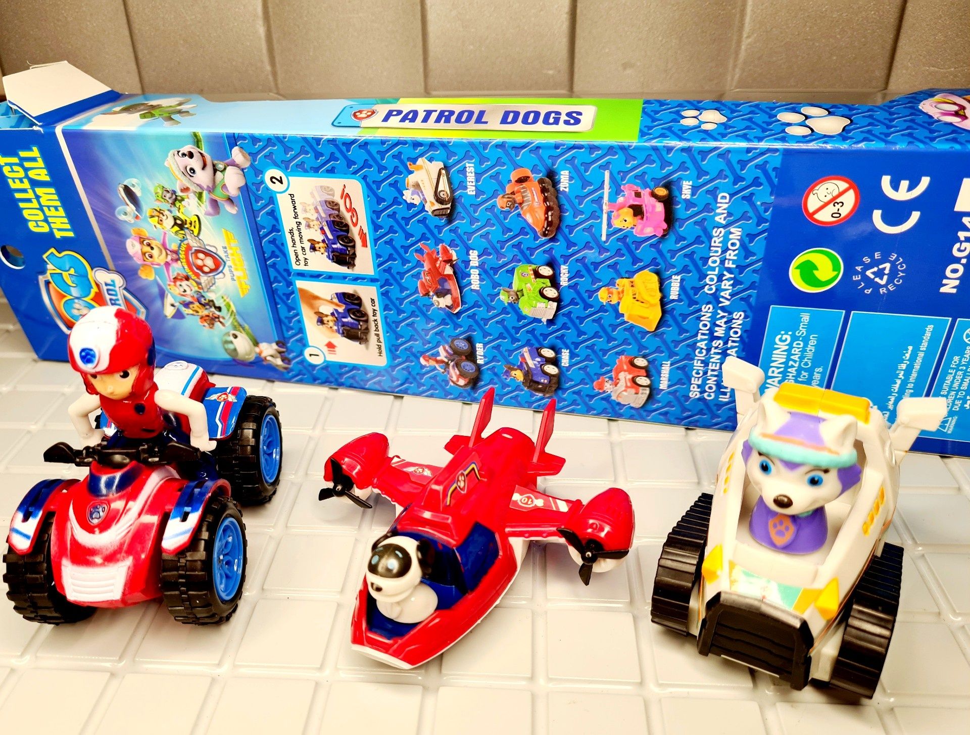 Zestaw trzech pojazdów z figurkami z bajki Psi Patrol nowe zabawki