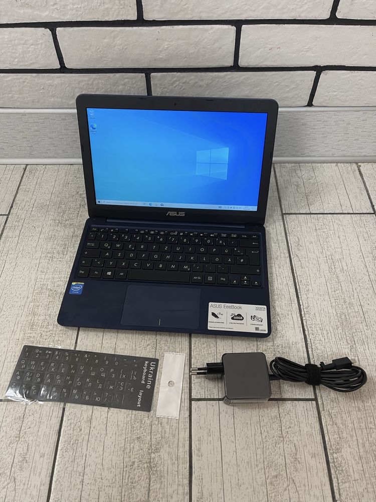 нетбук asus f205t