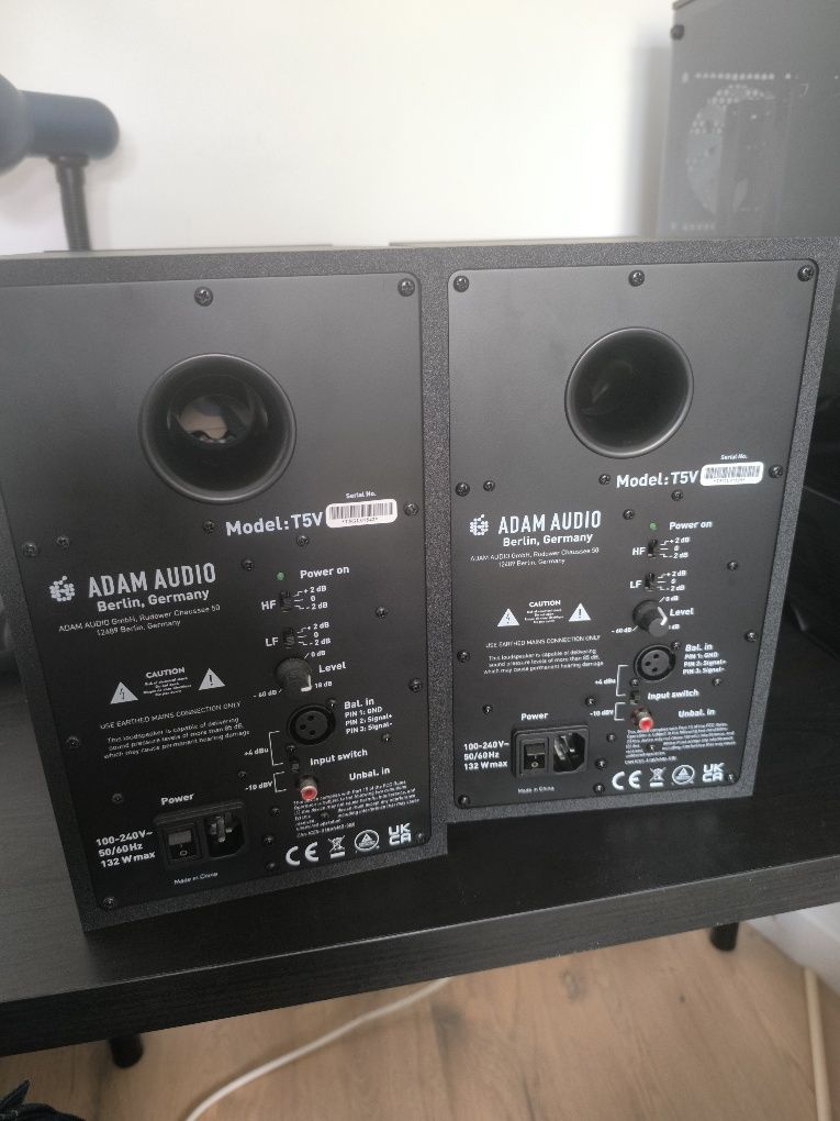 Monitores de estúdio / Colunas Adam Audio T5V (Par)