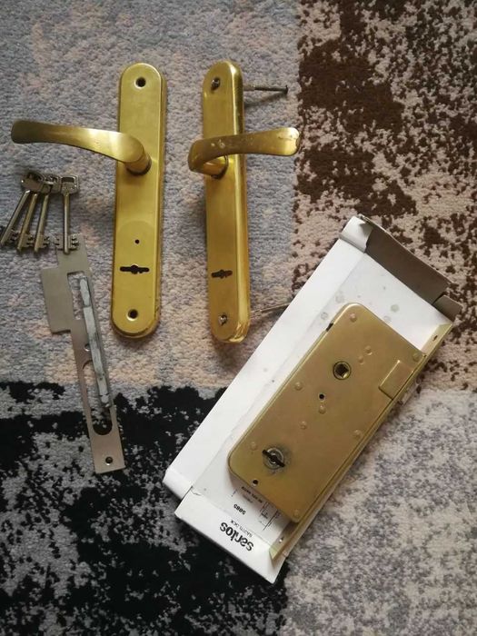 Сувальдний замок SAB + 4 ключа, Італія вживаний врізний з ручкою