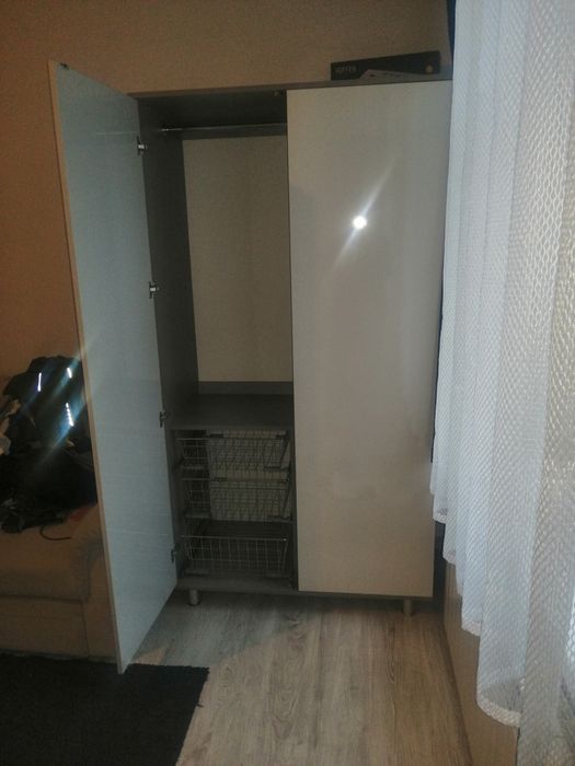 Szafa używana robiona na zamówienie.