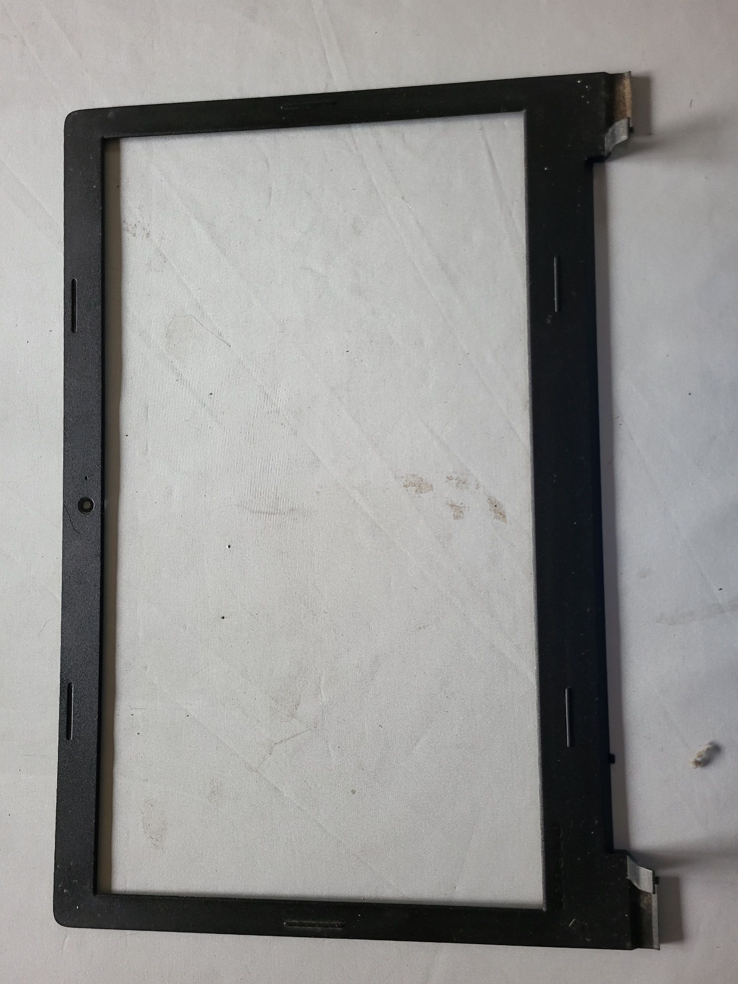 Sprzedam Ramkę matrycy do laptopa Lenovo IDEAPAD 100 15IBD