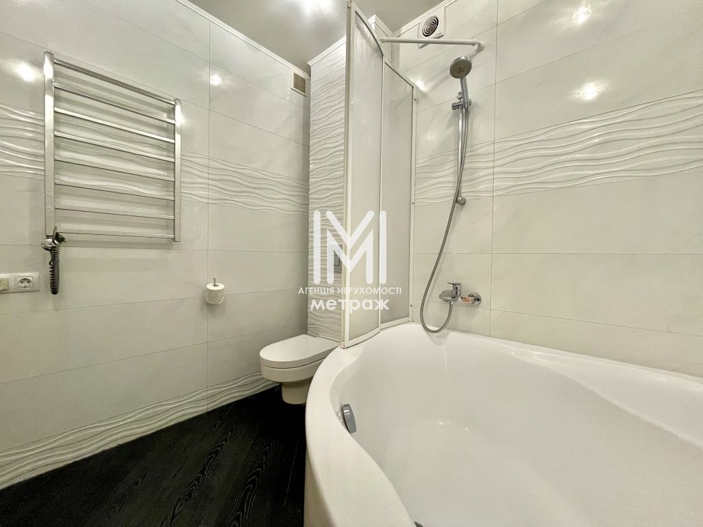 Продам большую 3к квартиру метро Заводская