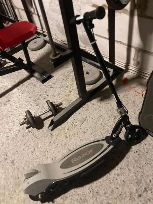 Hulajnoga elektryczna razor e90