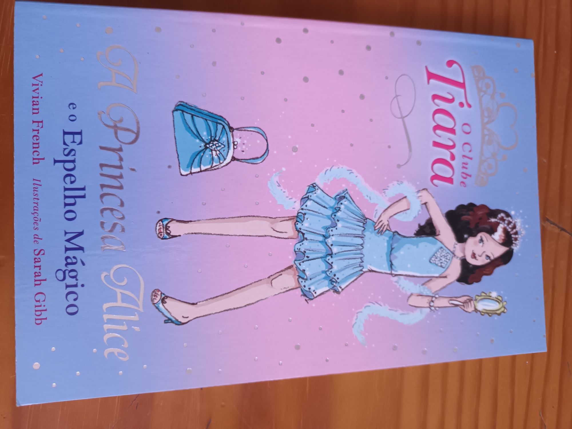 O Clube da Tiara, Vivian Freench