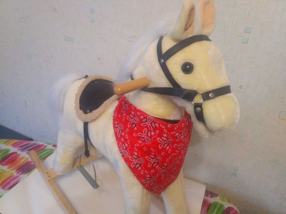 Конячка-гойдалка, музична.  Лошадка- качалка, музыкальная,