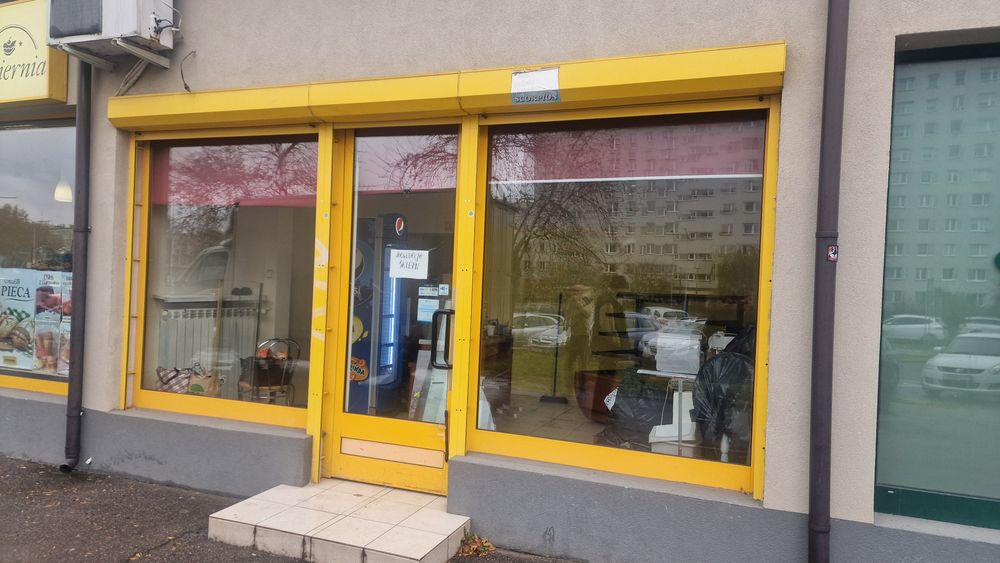 Lokal handlowo-usługowy 20 m kwadratowych w Ostrowcu Św-skim