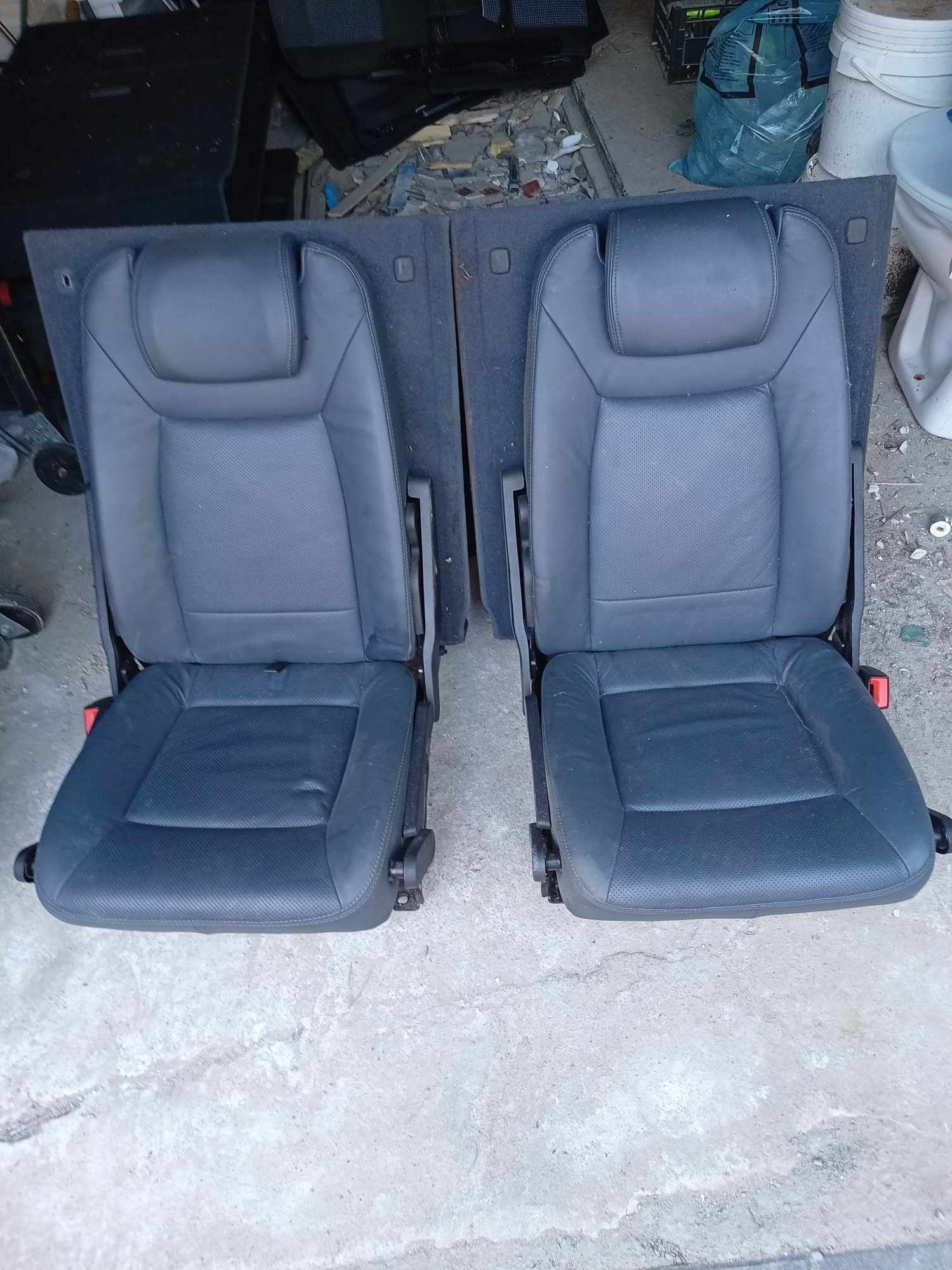 Fotele 3 rząd Ford s max MK1 MK2 komplet pasy plus śruby