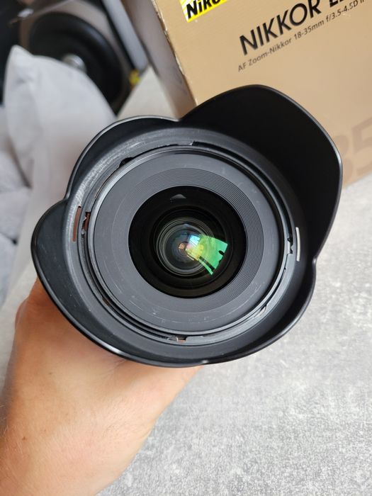 Ширококутний об'єктив Nikkor AF 18-35mm