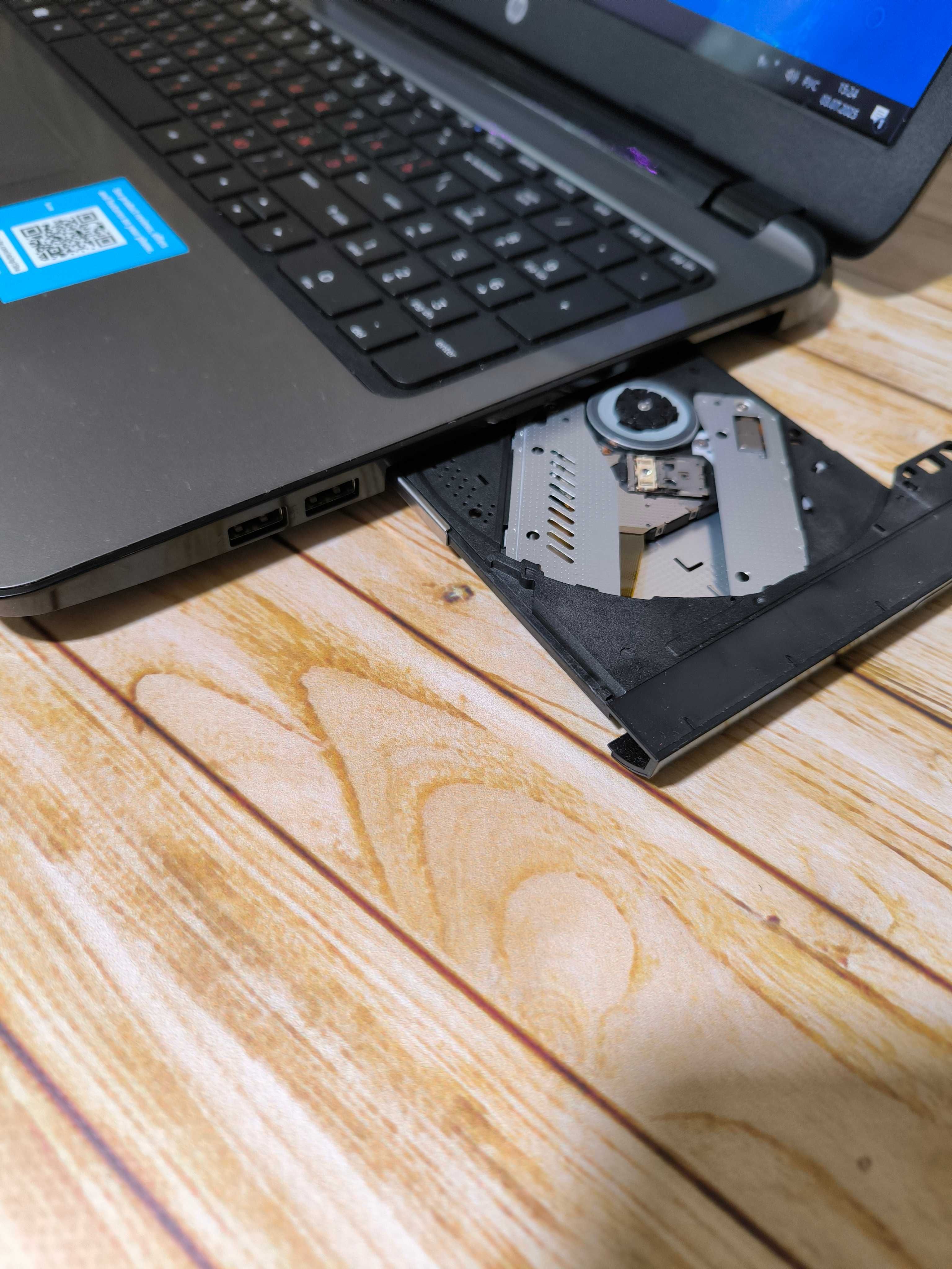 Ноутбук HP Pavilion 15 в ідеальному стані з SSD, Windows 10